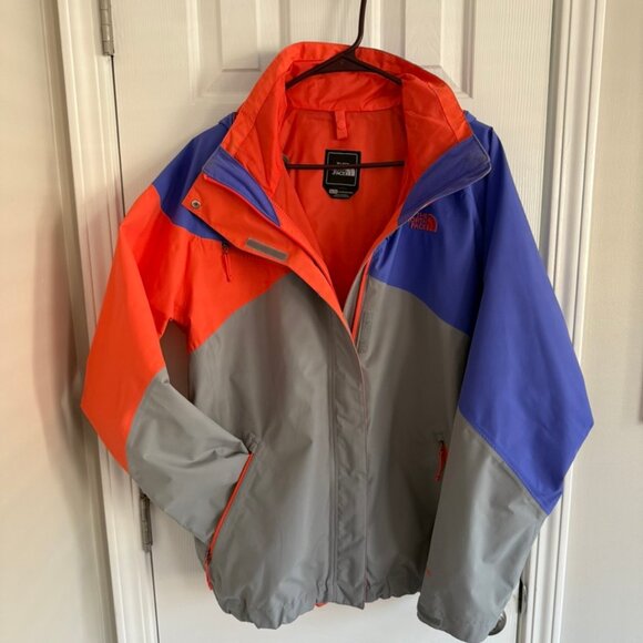The Northface Colorblock Ski Jacket - Picture 7 of 9